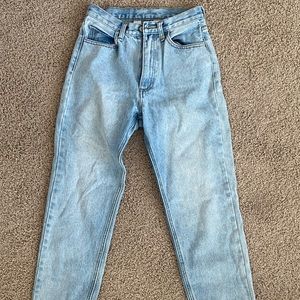 Brandy Melville high rise light wash jeans size small. 24/25
